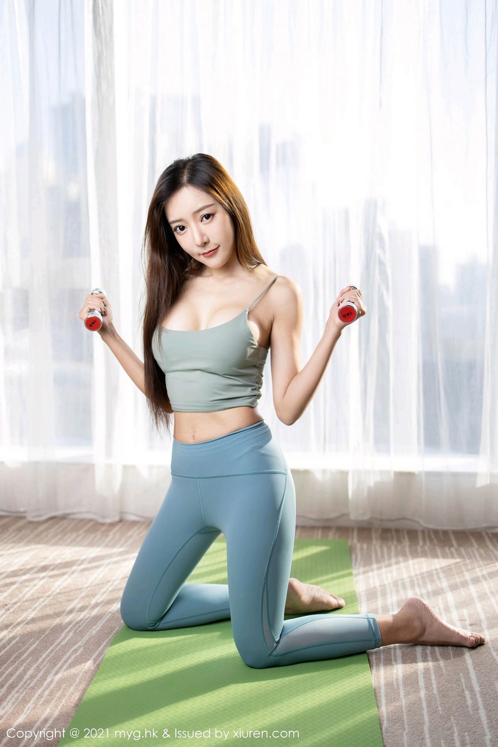 [MyGirl美媛馆]Vol.485_女神王馨瑶yanni紧身运动服配深V吊带秀完美身材诱惑写真60P