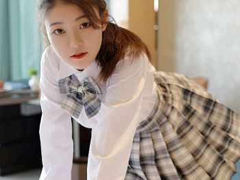 Vol.448_嫩模Laura苏雨彤清纯格子JK工作服半脱露性感内衣骚扰写真40P