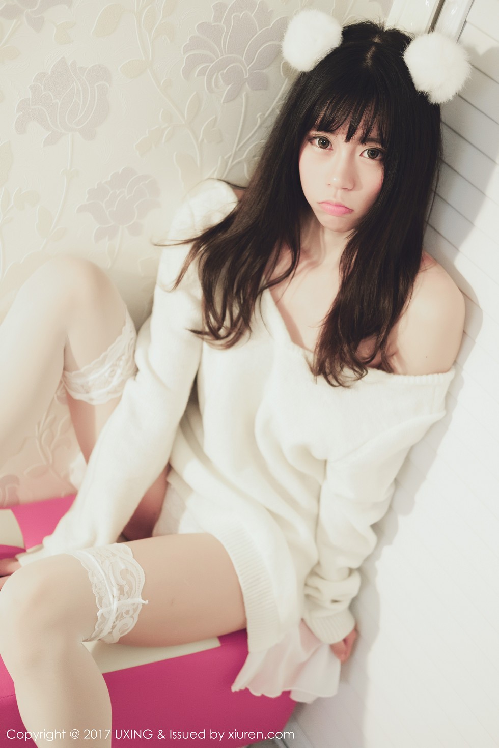 [UXING优星馆]Vol.048_嫩模Yo酱居家学生装+白色蕾丝袜清爽美萝莉性感写真32P