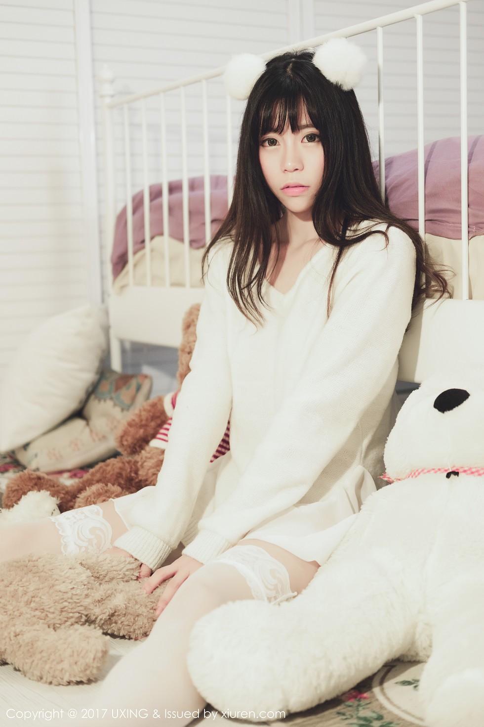 [UXING优星馆]Vol.048_嫩模Yo酱居家学生装+白色蕾丝袜清爽美萝莉性感写真32P