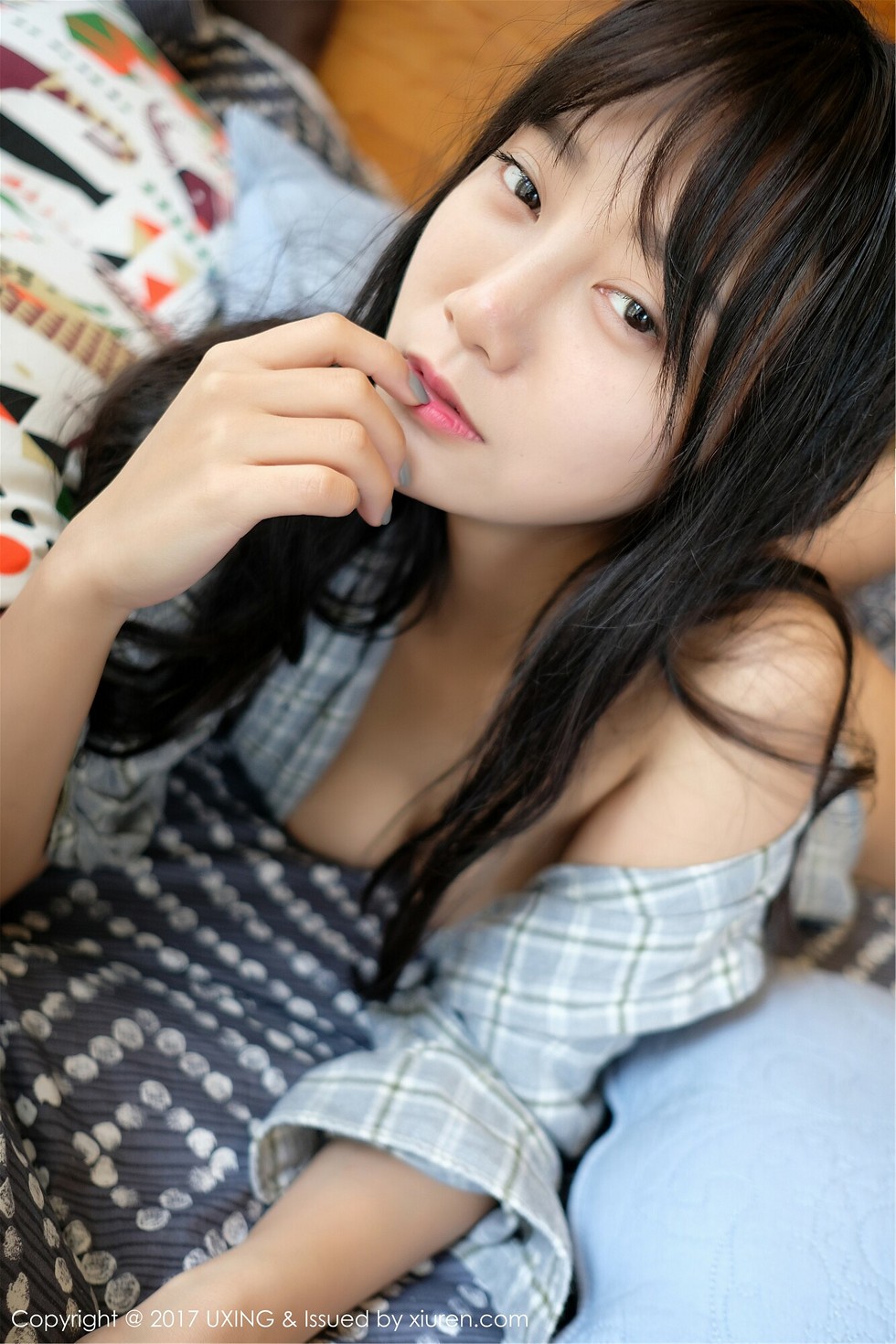 [UXING优星馆]Vol.052_嫩模猩一衬衣裹身大尺度无内秀白嫩肌肤火辣诱惑写真43P