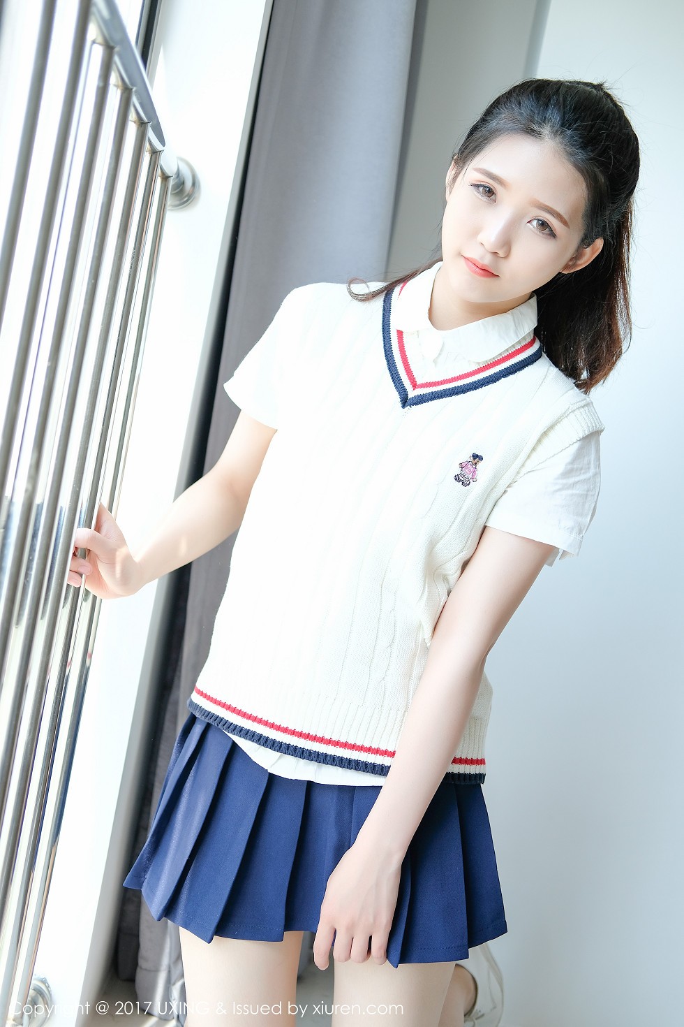 [UXING优星馆]Vol.056_嫩模可爱的小叶子清纯学生装+居家性感内衣秀美胸写真38P