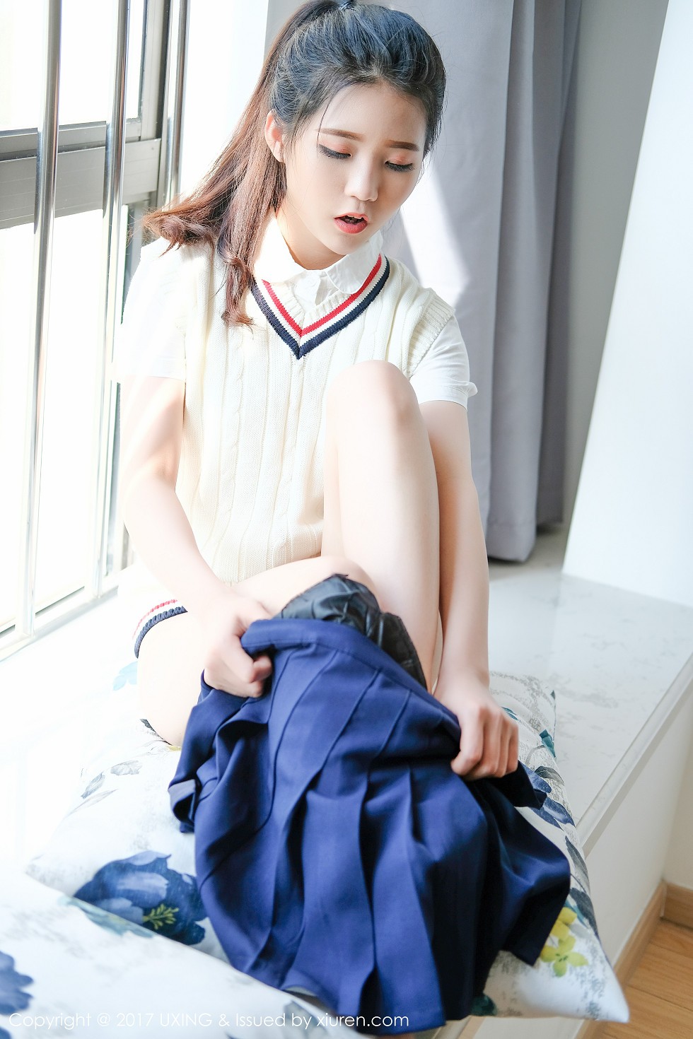 [UXING优星馆]Vol.056_嫩模可爱的小叶子清纯学生装+居家性感内衣秀美胸写真38P