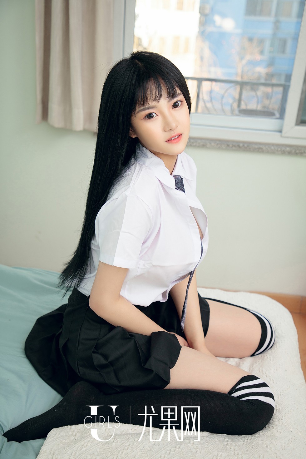 [Ugirls尤果网]U413_嫩模桃子清纯学生装+私房粉色睡衣秀完美身材豪乳诱惑写真65P