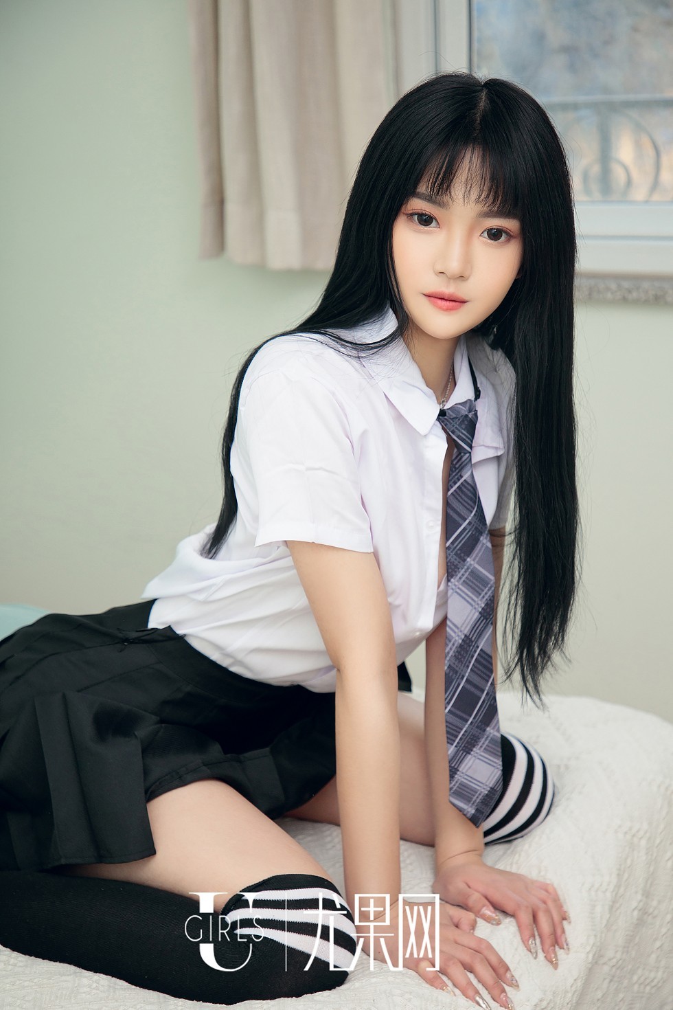 [Ugirls尤果网]U413_嫩模桃子清纯学生装+私房粉色睡衣秀完美身材豪乳诱惑写真65P