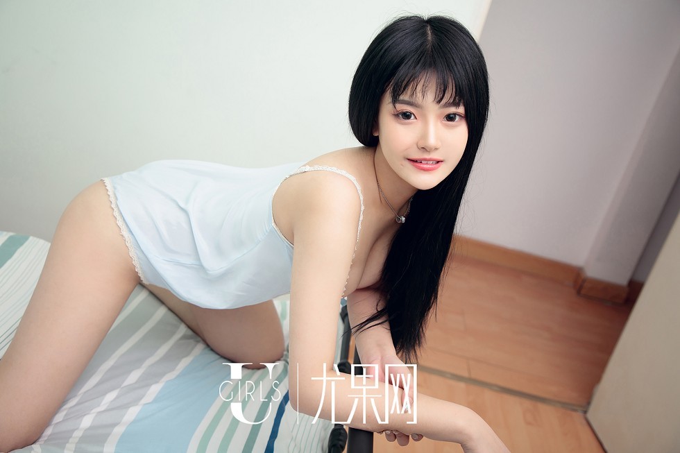 [Ugirls尤果网]U413_嫩模桃子清纯学生装+私房粉色睡衣秀完美身材豪乳诱惑写真65P