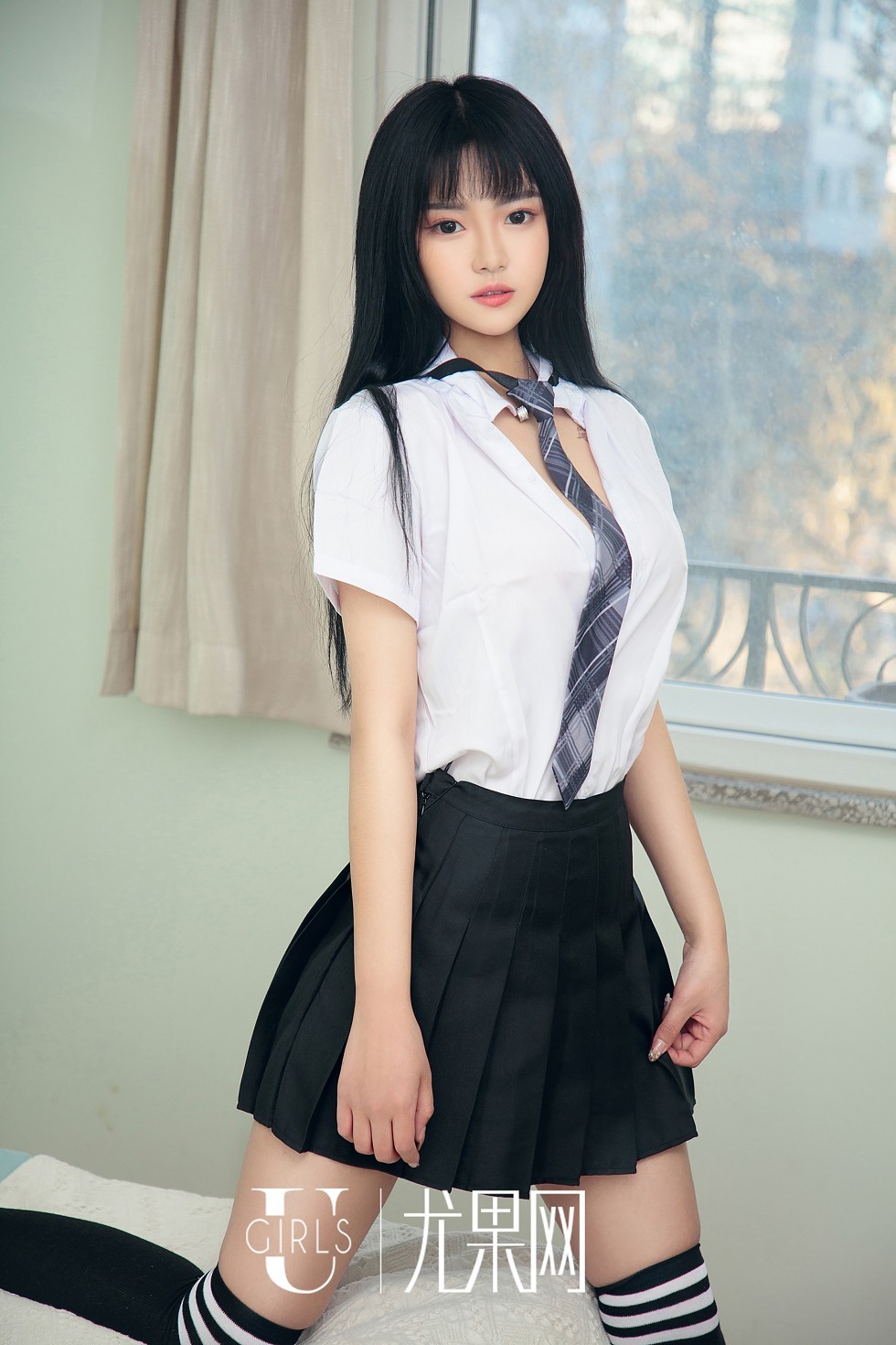 [Ugirls尤果网]U413_嫩模桃子清纯学生装+私房粉色睡衣秀完美身材豪乳诱惑写真65P