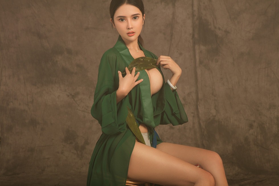 [Ugirls尤果网]T040_尤果网端午节福利青白衣2位女神真空露豪乳性感比拼写真60P