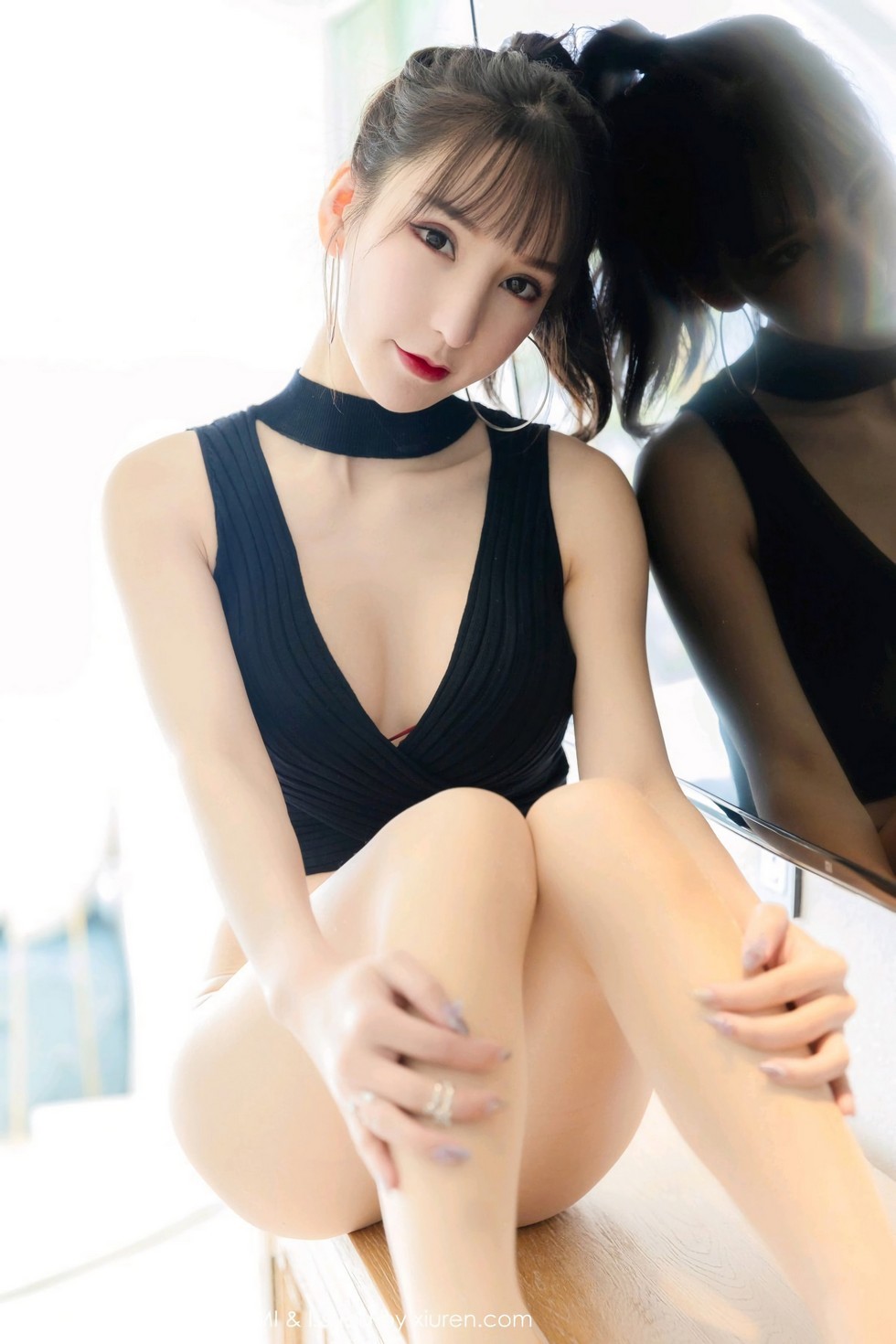[YouMi尤蜜荟]Vol.578_女神周于希Sandy大理旅拍私房无内肉丝裤袜秀翘臀诱惑写真43P