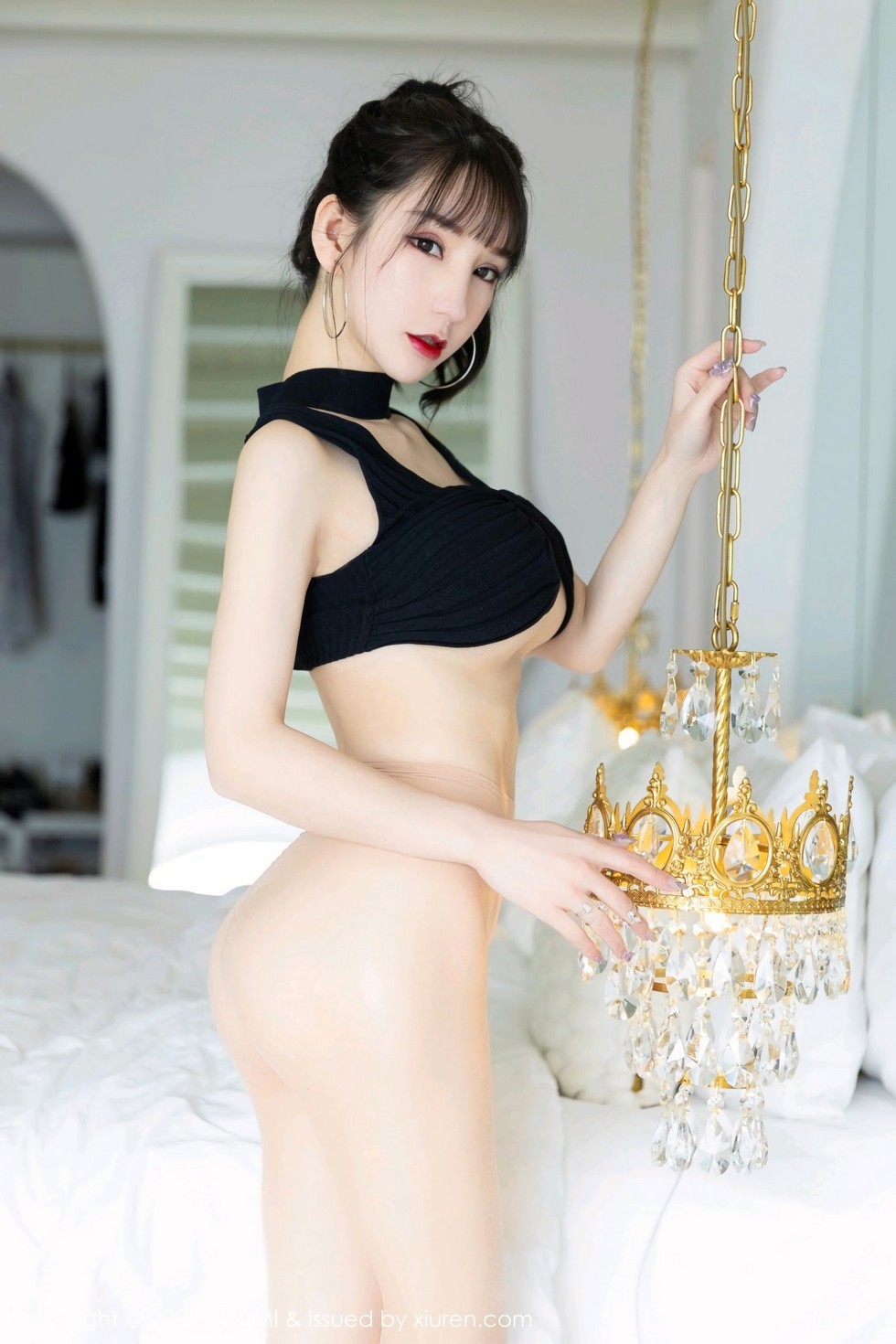 [YouMi尤蜜荟]Vol.578_女神周于希Sandy大理旅拍私房无内肉丝裤袜秀翘臀诱惑写真43P