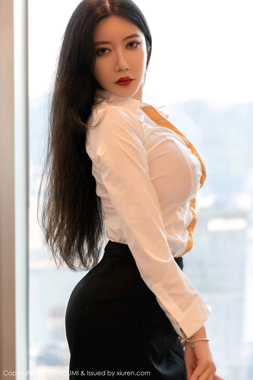 [YouMi尤蜜荟]Vol.579_女神心妍小公主职业OL装扮主题无内黑丝裤袜秀翘臀诱惑写真60P