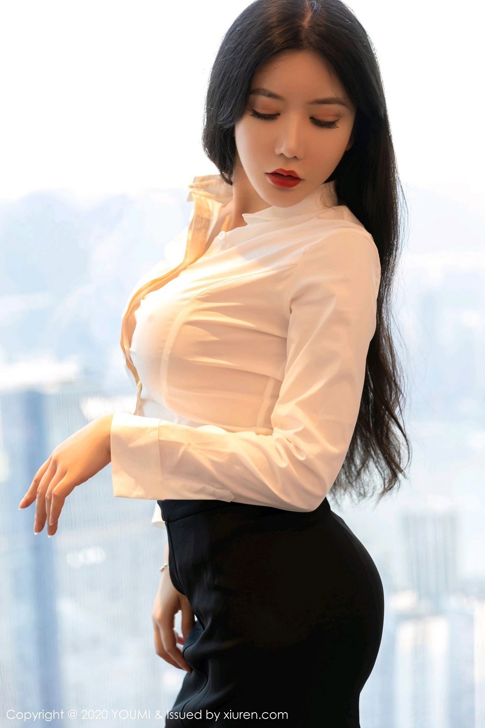 [YouMi尤蜜荟]Vol.579_女神心妍小公主职业OL装扮主题无内黑丝裤袜秀翘臀诱惑写真60P
