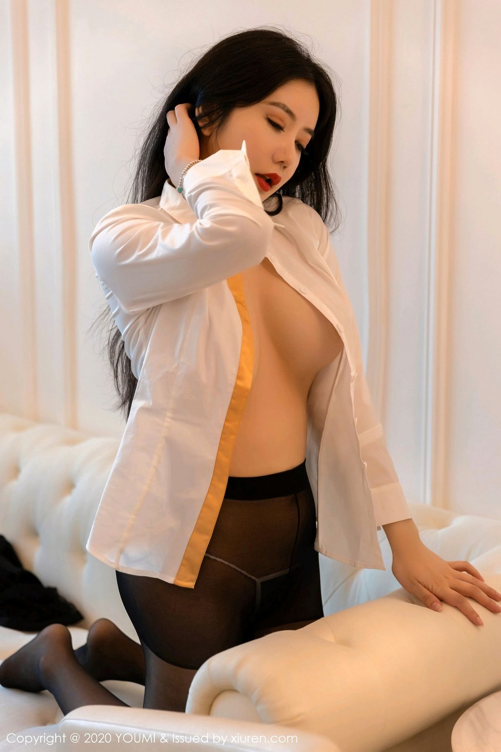 [YouMi尤蜜荟]Vol.579_女神心妍小公主职业OL装扮主题无内黑丝裤袜秀翘臀诱惑写真60P