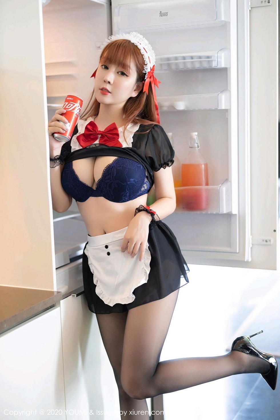 [YouMi尤蜜荟]Vol.581_女神王雨纯三亚旅拍黑色女仆装配黑丝裤袜半脱撩人诱惑写真54P