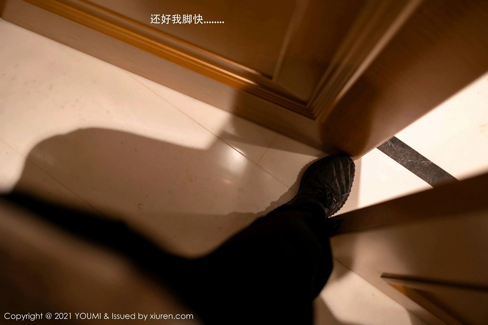 [YouMi尤蜜荟]Vol.587_嫩模允爾厦门旅拍剧情主题床上镂空内衣秀火辣身材诱惑写真114P