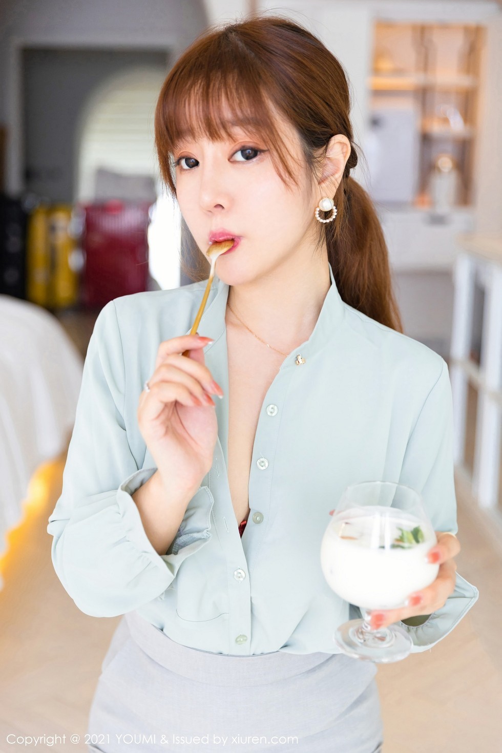 [YouMi尤蜜荟]Vol.592_女神王雨纯大理旅拍私人管家剧情床上半脱露火辣身材诱惑写真145P