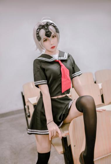 动漫美女黑贞德袜美腿校园制服养眼福利图片