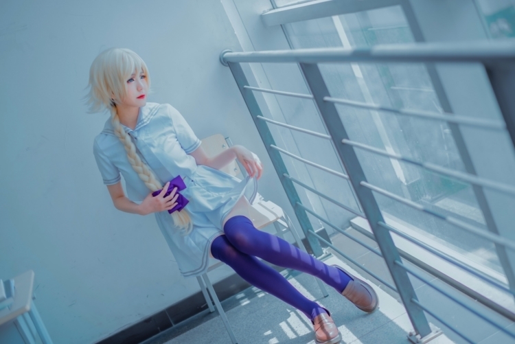 性感青春美女工作服cos妖娆黑美腿图片
