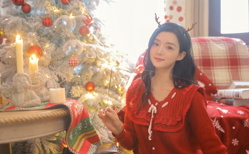 圣诞季青春美女迷人长腿苗条性感青春美女图片