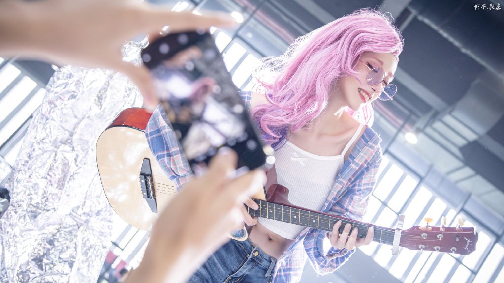 萨勒芬妮cosplay青春美女性感撩人图片