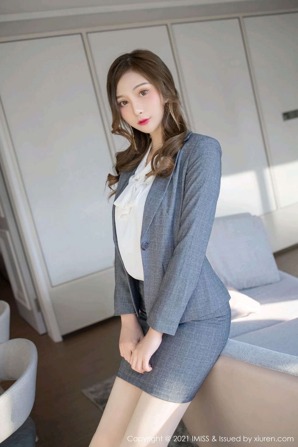 [IMISS爱蜜社]Vol.548_气质女神Lavinia肉肉私房脱职业OL装肉丝裤袜秀翘臀诱惑写真58P