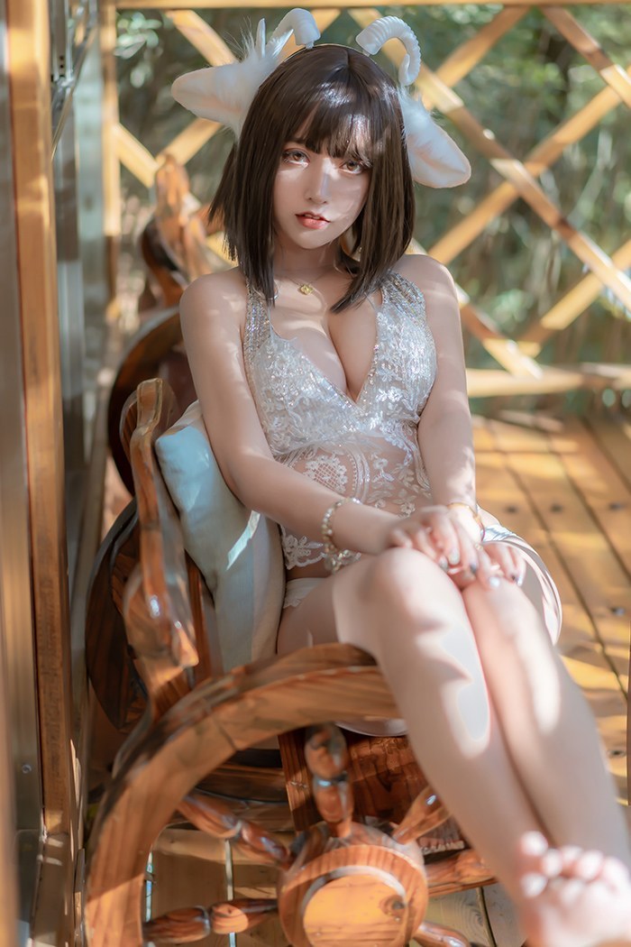性感小羊米线线闪亮内衣大秀美乳(图19)