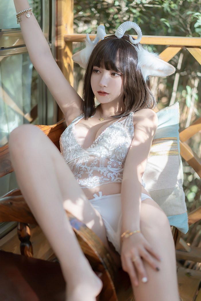 性感小羊米线线闪亮内衣大秀美乳(图42)