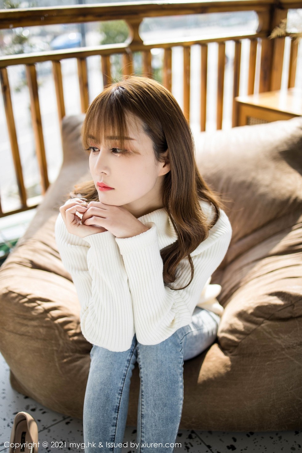 [MyGirl美媛馆]Vol.487_嫩模小兜儿脱飒爽牛仔裤露无内黑丝裤袜秀翘臀极致魅惑写真78P