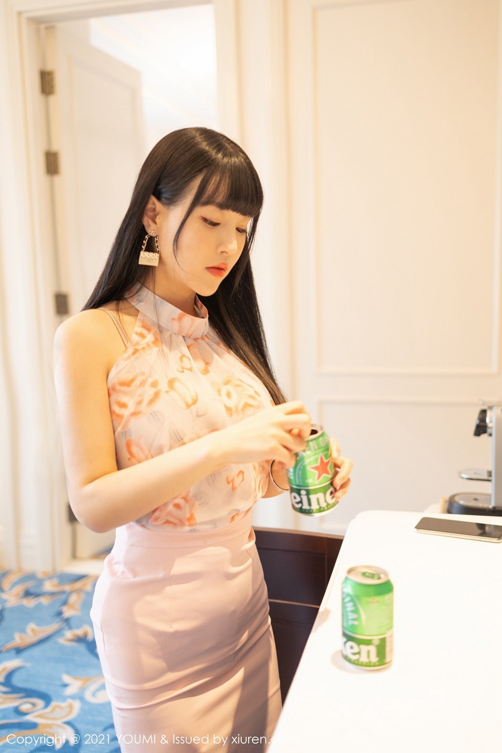[YouMi尤蜜荟]Vol.599_女神朱可儿Flower厦门旅拍名媛启示录主题私房凹凸身材诱惑写真158P