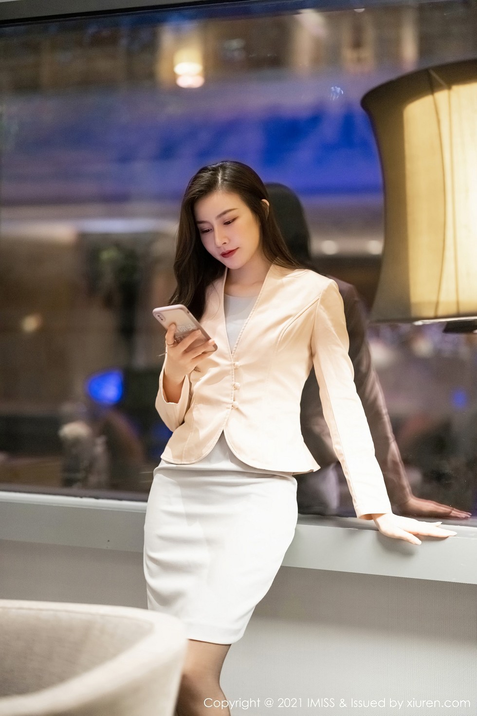 [IMISS爱蜜社]Vol.552_气质美女Vanessa典雅职场OL主题私房黑丝吊袜极致魅惑写真63P