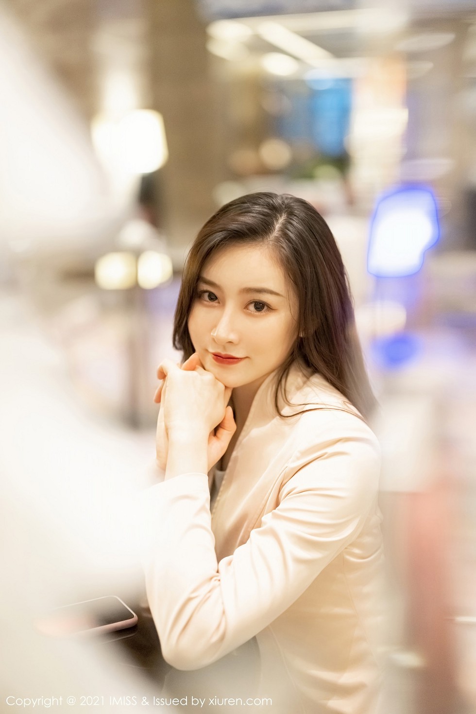 [IMISS爱蜜社]Vol.552_气质美女Vanessa典雅职场OL主题私房黑丝吊袜极致魅惑写真63P
