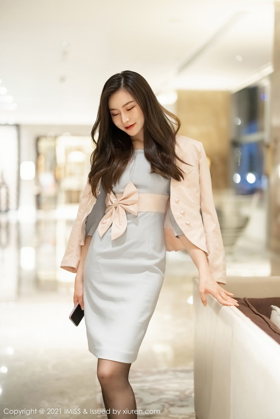 [IMISS爱蜜社]Vol.552_气质美女Vanessa典雅职场OL主题私房黑丝吊袜极致魅惑写真63P