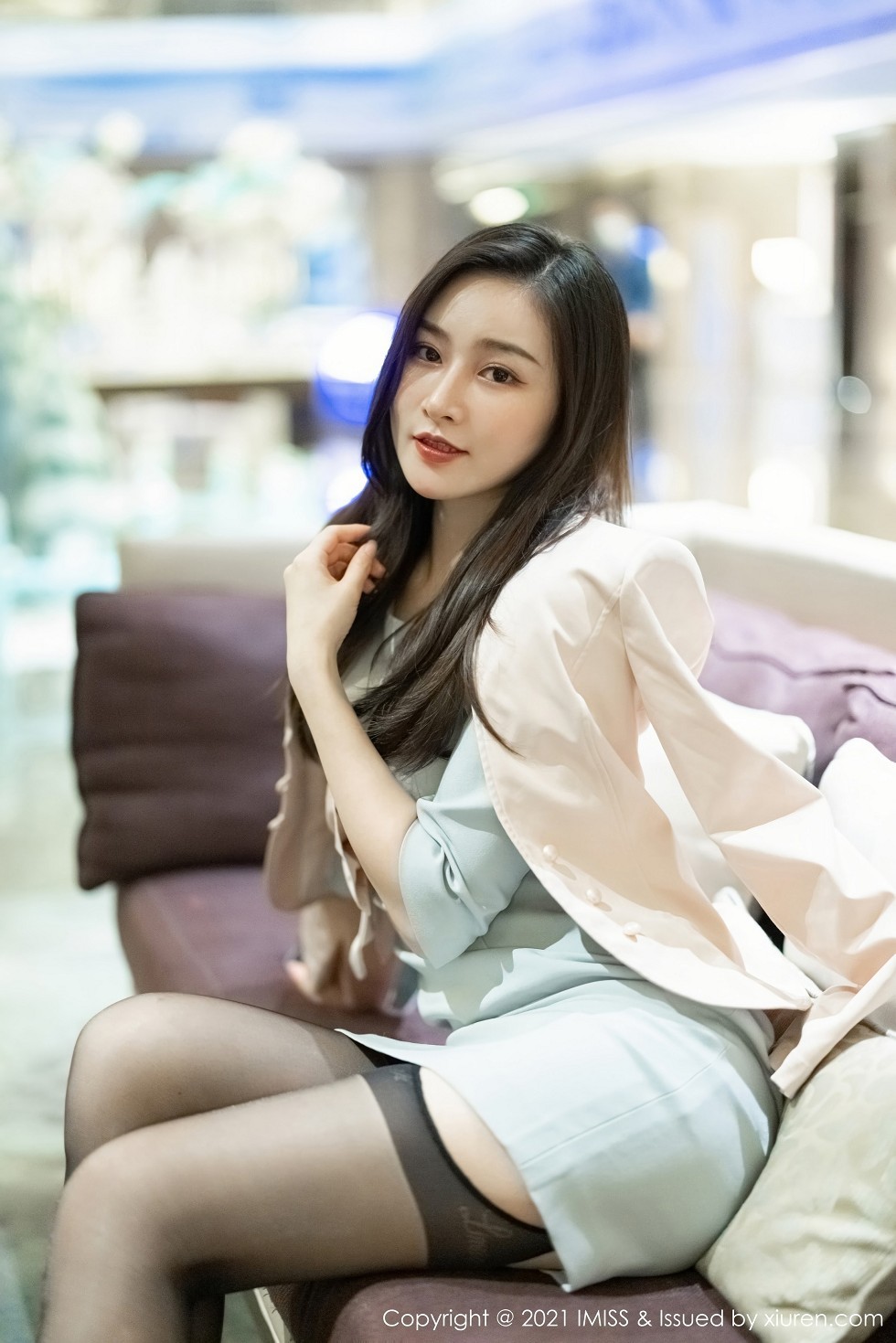 [IMISS爱蜜社]Vol.552_气质美女Vanessa典雅职场OL主题私房黑丝吊袜极致魅惑写真63P