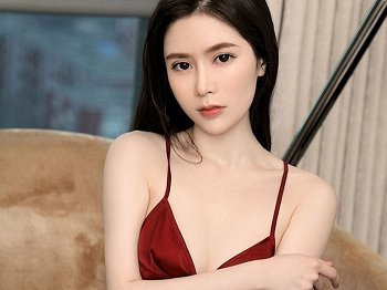 No.2029_嫩模吴雪瑶私人红色低胸吊带裙秀白皙肌肤迷人身材骚扰写真35P
