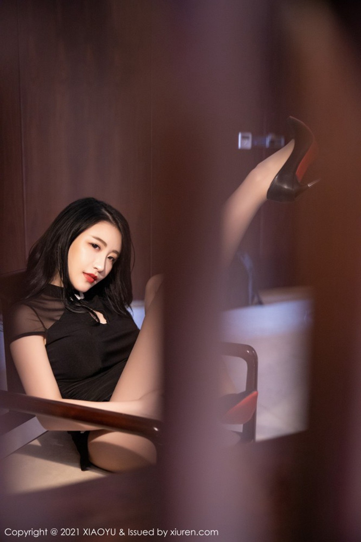 [XiaoYu画语界]Vol.476_女神绯月樱-Cherry西双版纳旅拍典雅旗袍配黑丝裤袜诱惑写真53P