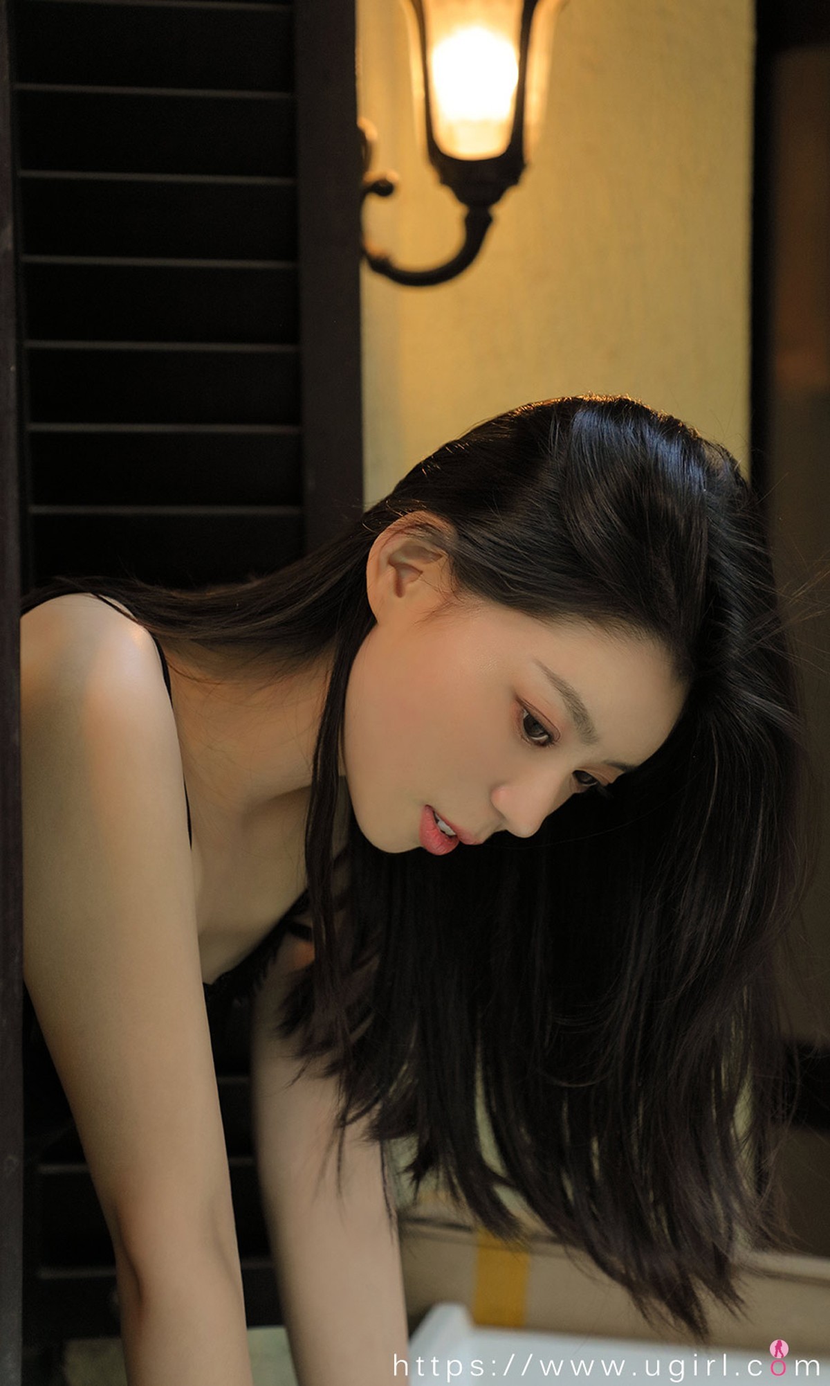 [Ugirls爱尤物]No.2034_嫩模言沫私房黑色蕾丝睡裙配丁字裤秀完美身材豪乳诱惑写真35P
