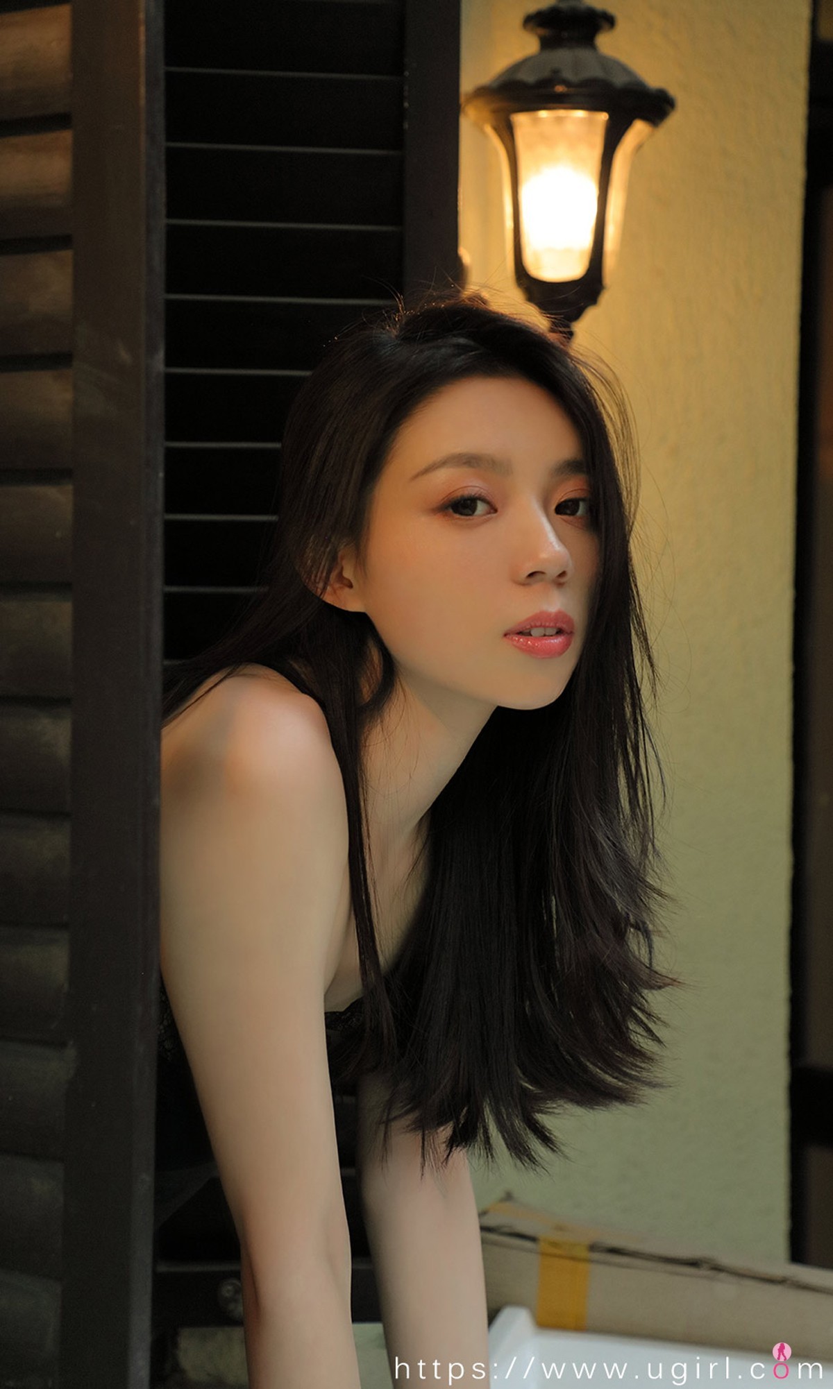 [Ugirls爱尤物]No.2034_嫩模言沫私房黑色蕾丝睡裙配丁字裤秀完美身材豪乳诱惑写真35P