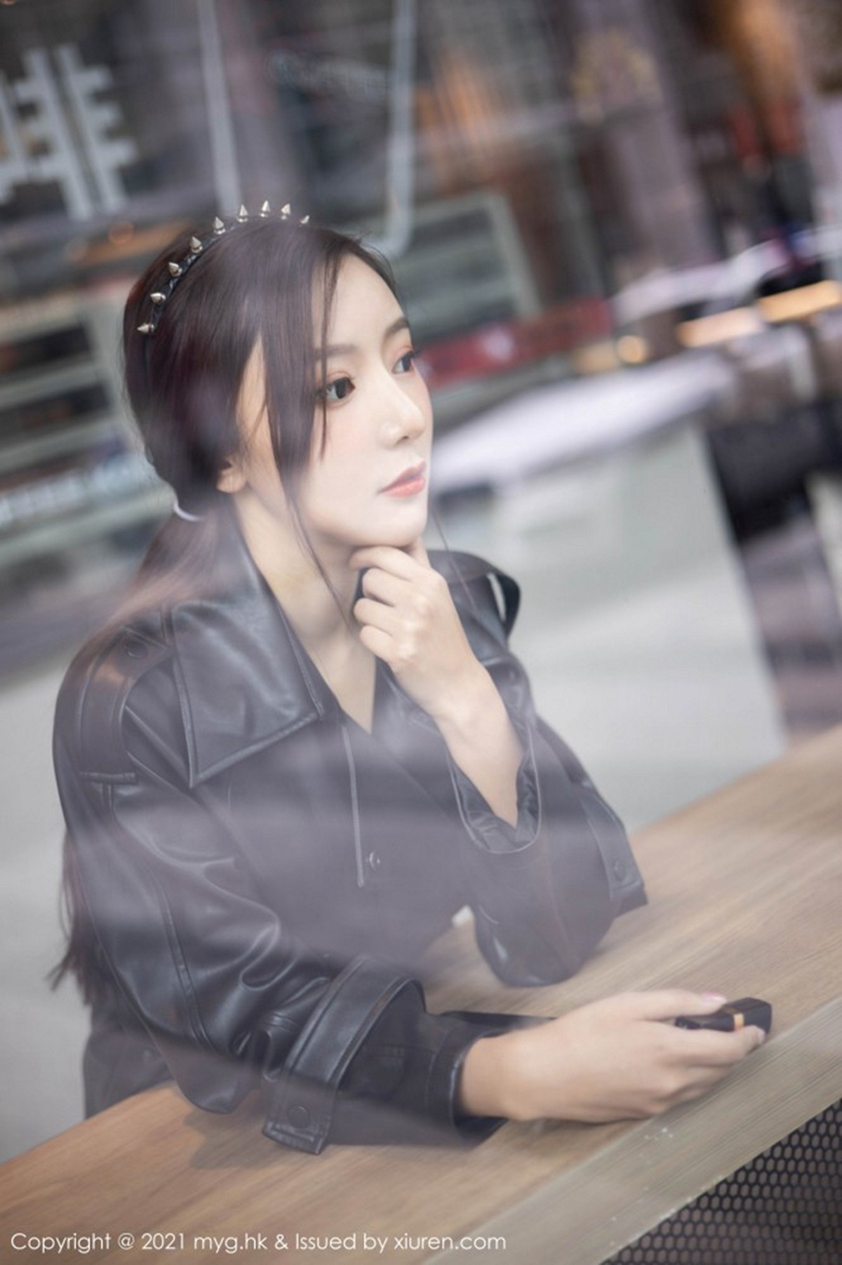 [MyGirl美媛馆]Vol.493_女神王馨瑶yanni飒爽皮衣半脱露情趣内衣蕾丝吊袜极致魅惑写真66P