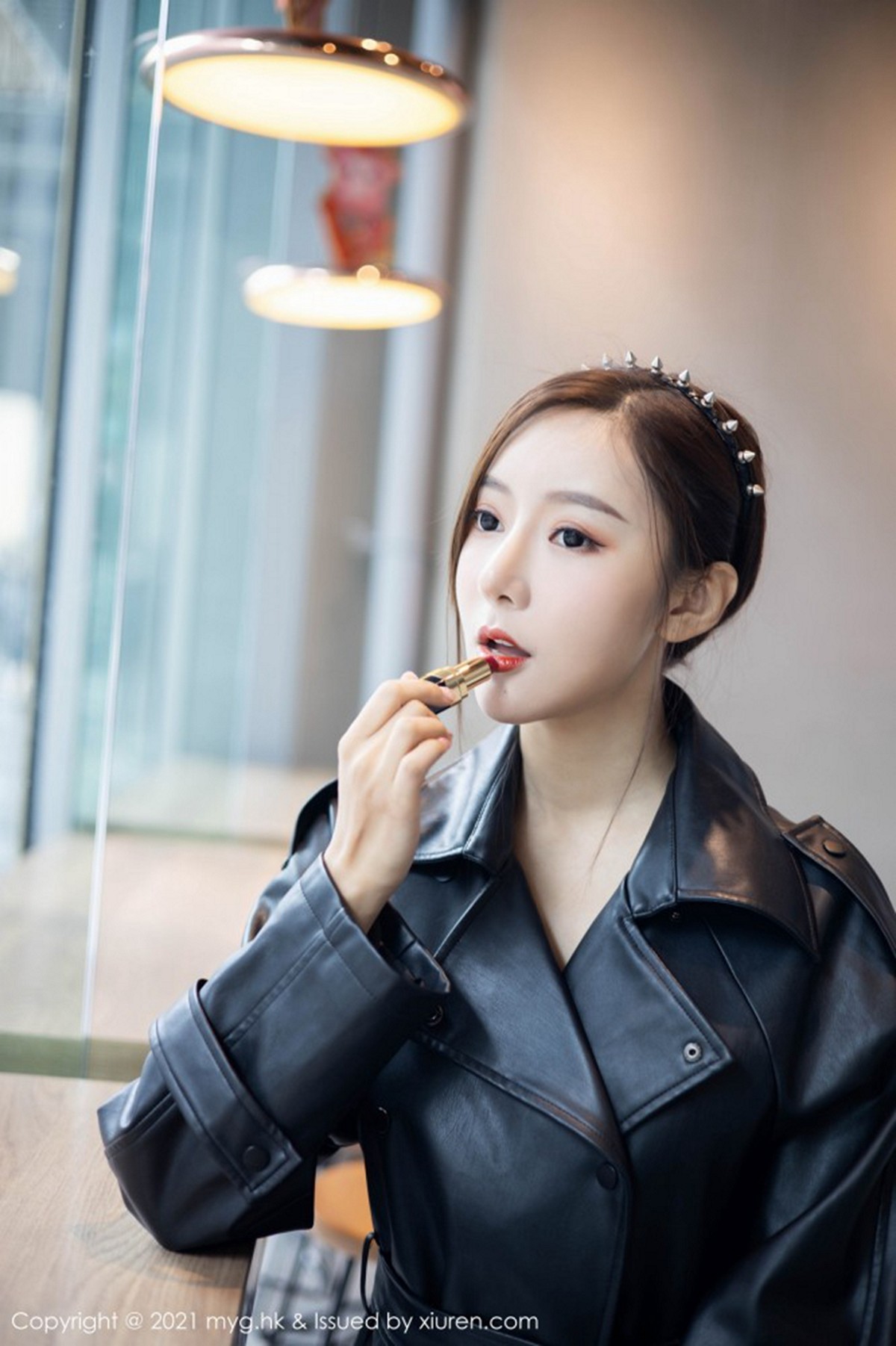 [MyGirl美媛馆]Vol.493_女神王馨瑶yanni飒爽皮衣半脱露情趣内衣蕾丝吊袜极致魅惑写真66P