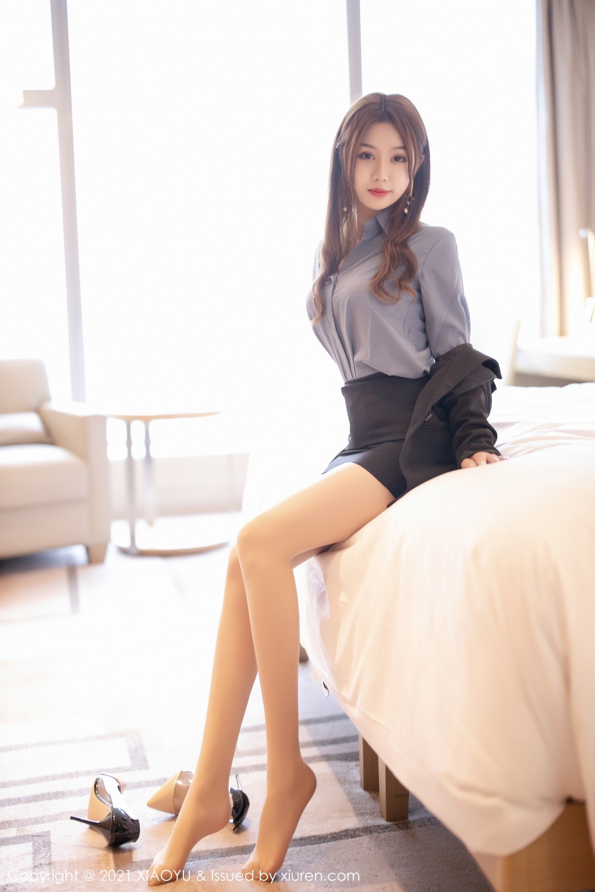 jpxgyw.com[XiaoYu画语界]Vol.480_嫩模梦梵职场OL制服私房脱黑短裙露无内肉丝裤袜诱惑写真60P