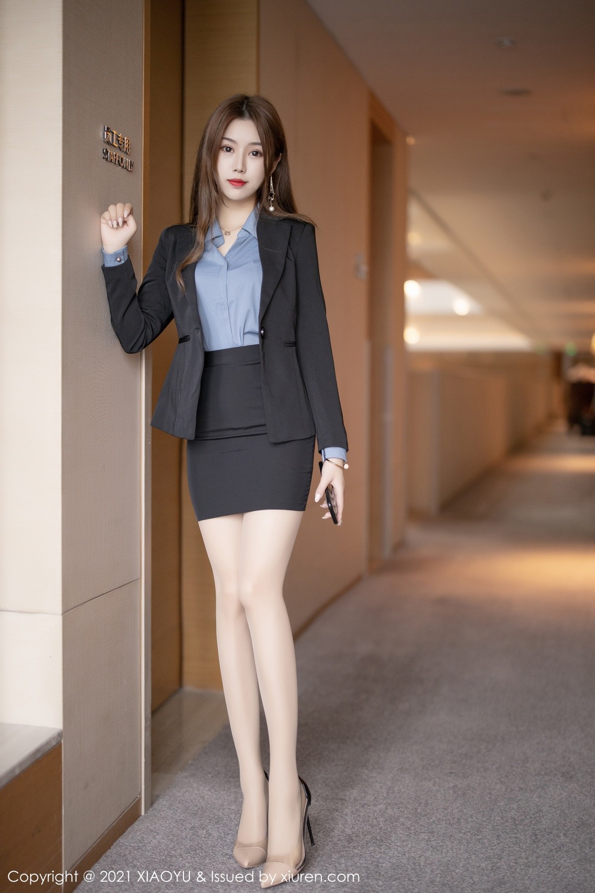 jpxgyw.com[XiaoYu画语界]Vol.480_嫩模梦梵职场OL制服私房脱黑短裙露无内肉丝裤袜诱惑写真60P