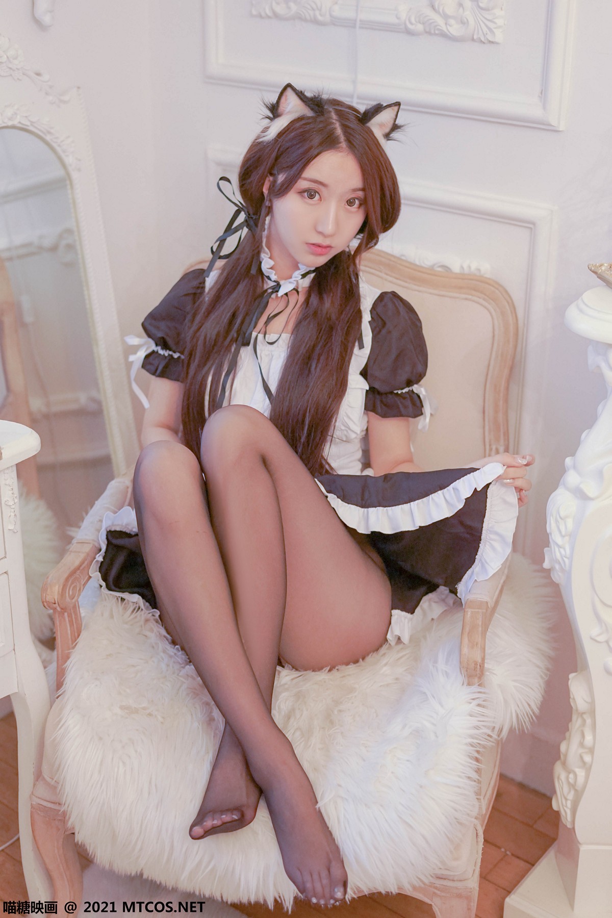 jpxgyw.com[喵糖映画]Vol.348_黑色猫耳女郎私房性感女仆装配黑丝裤袜秀美腿诱惑写真22P