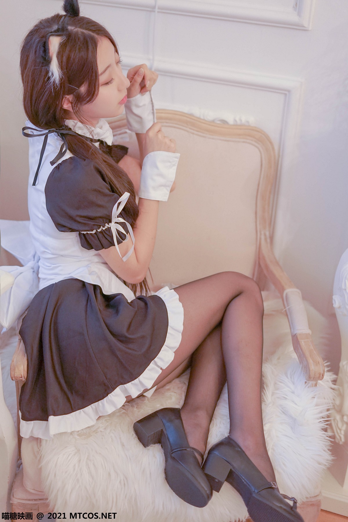 jpxgyw.com[喵糖映画]Vol.348_黑色猫耳女郎私房性感女仆装配黑丝裤袜秀美腿诱惑写真22P