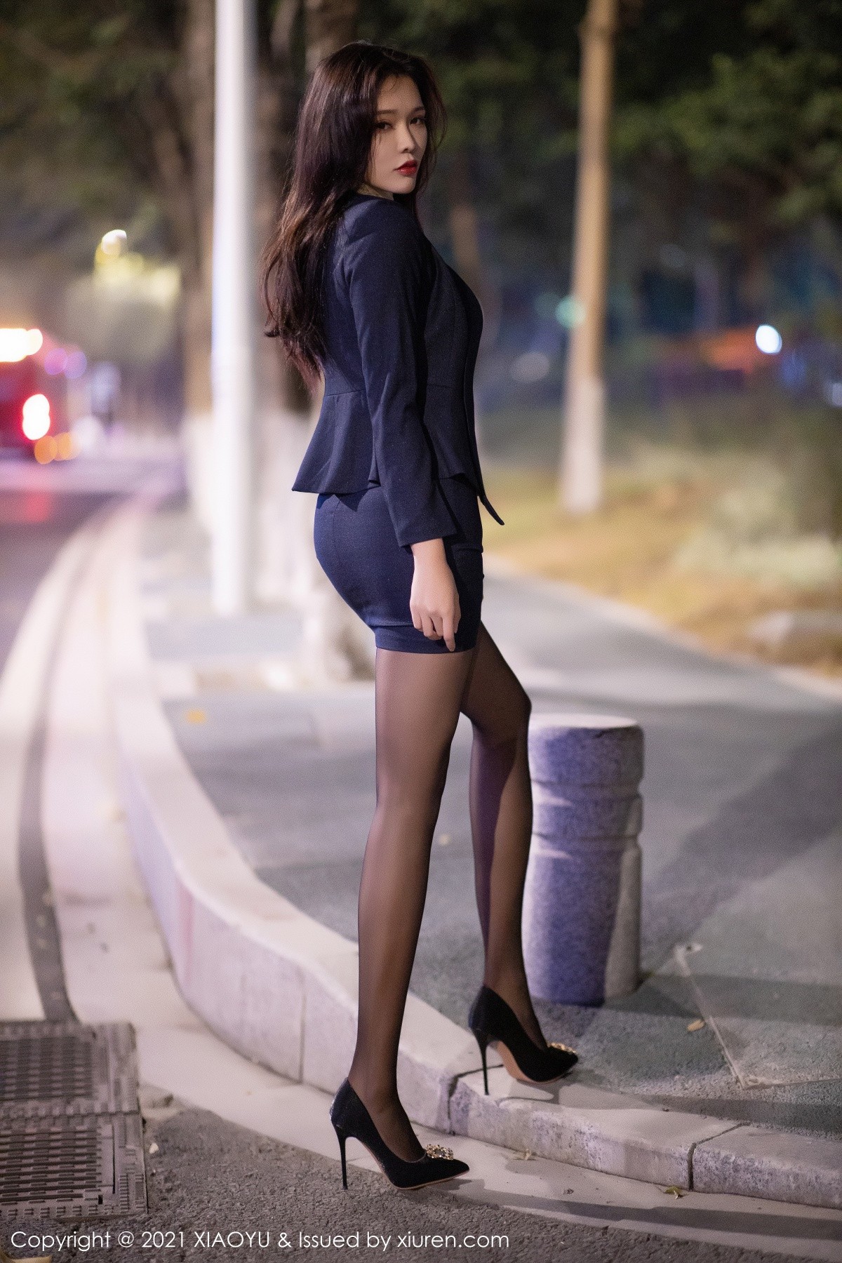 jpxgyw.com[XiaoYu画语界]Vol.481_嫩模娜比时尚外景车拍主题半脱露黑丝裤袜秀翘臀诱惑写真73P