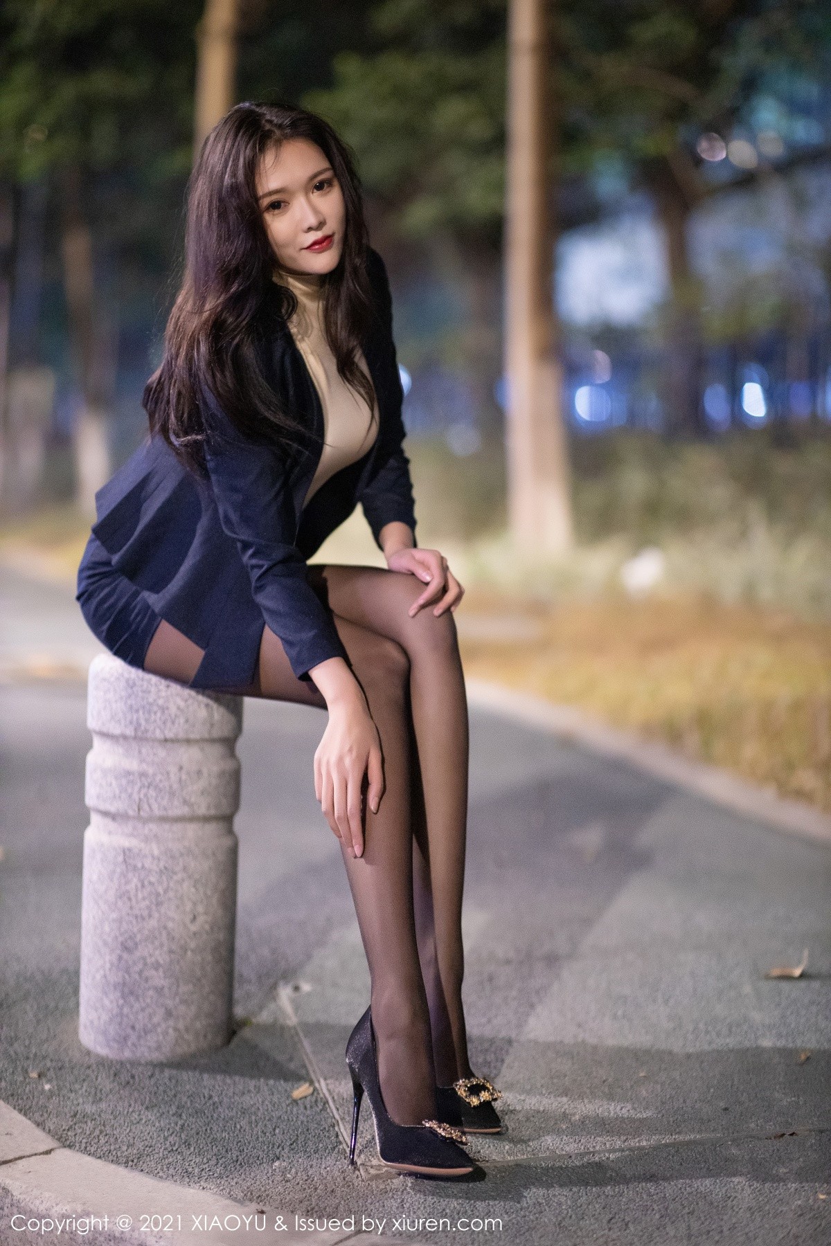 jpxgyw.com[XiaoYu画语界]Vol.481_嫩模娜比时尚外景车拍主题半脱露黑丝裤袜秀翘臀诱惑写真73P