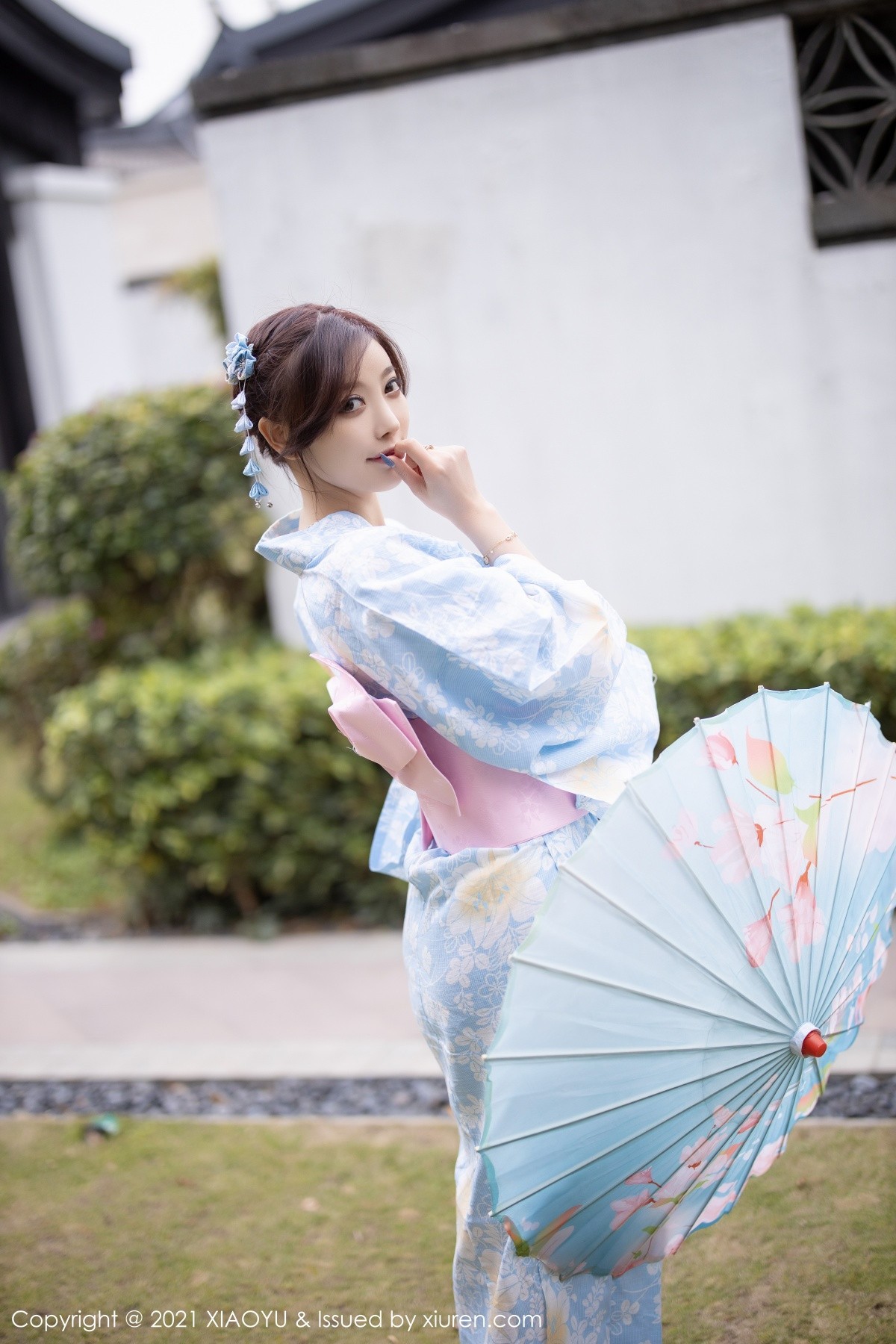 jpxgyw.com[XiaoYu画语界]Vol.482_女神杨晨晨sugar厦门旅拍户外日式和服系列半脱撩人诱惑写真80P