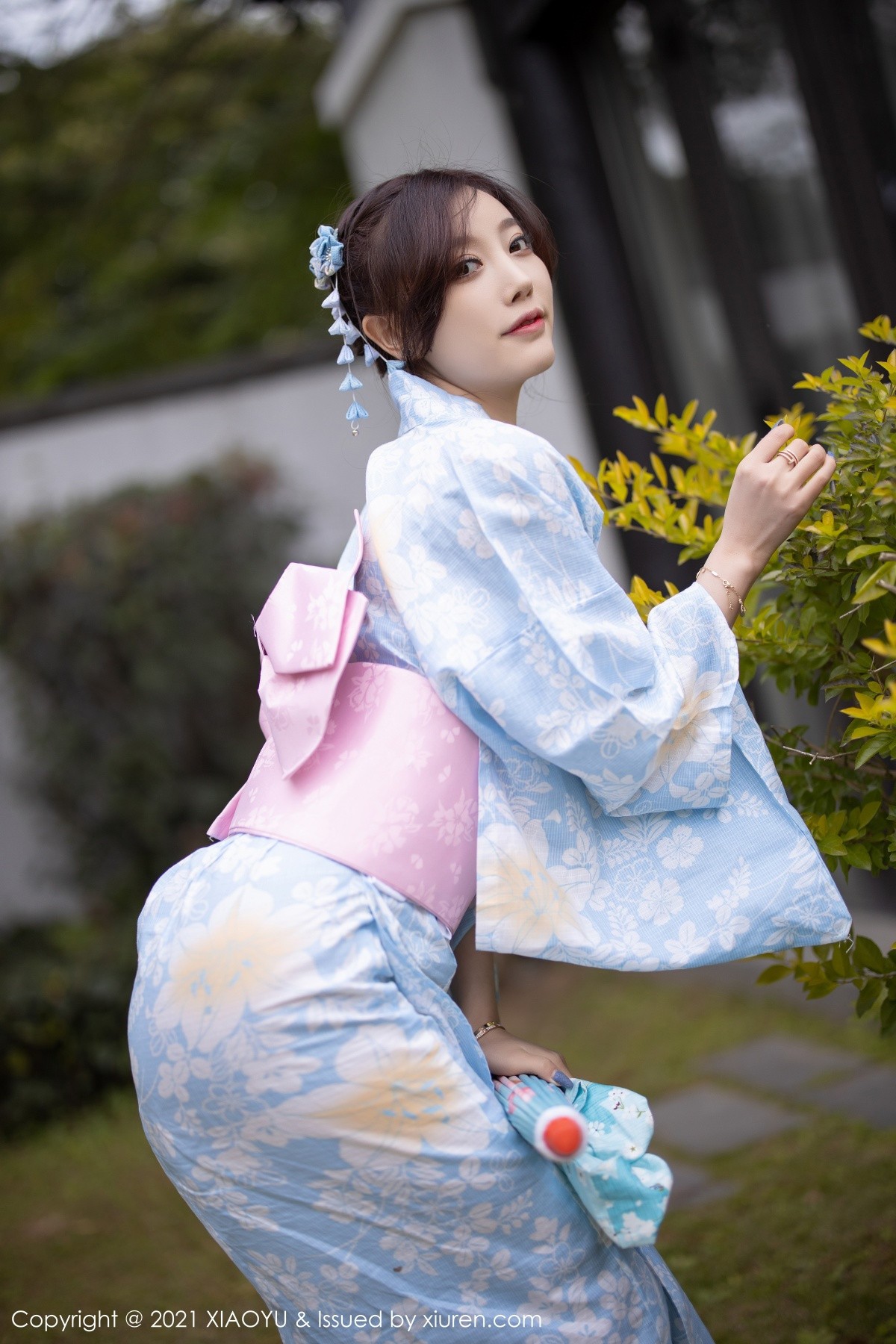 jpxgyw.com[XiaoYu画语界]Vol.482_女神杨晨晨sugar厦门旅拍户外日式和服系列半脱撩人诱惑写真80P