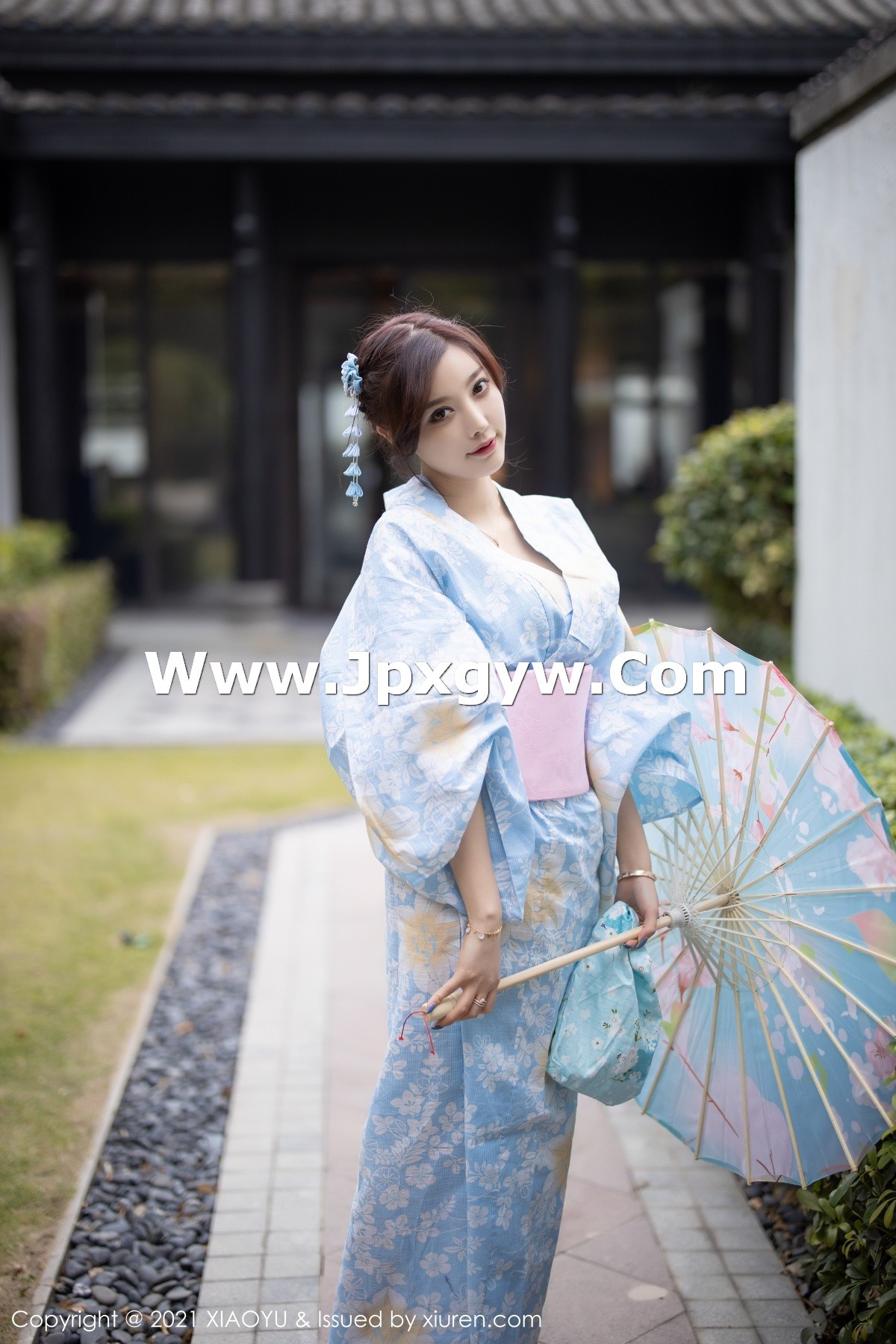jpxgyw.com[XiaoYu画语界]Vol.482_女神杨晨晨sugar厦门旅拍户外日式和服系列半脱撩人诱惑写真80P