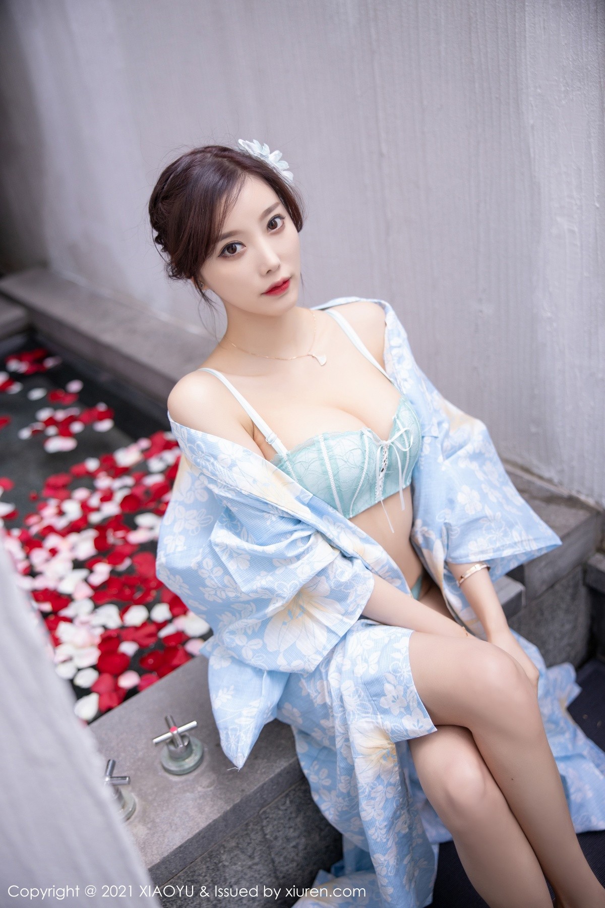 jpxgyw.com[XiaoYu画语界]Vol.482_女神杨晨晨sugar厦门旅拍户外日式和服系列半脱撩人诱惑写真80P