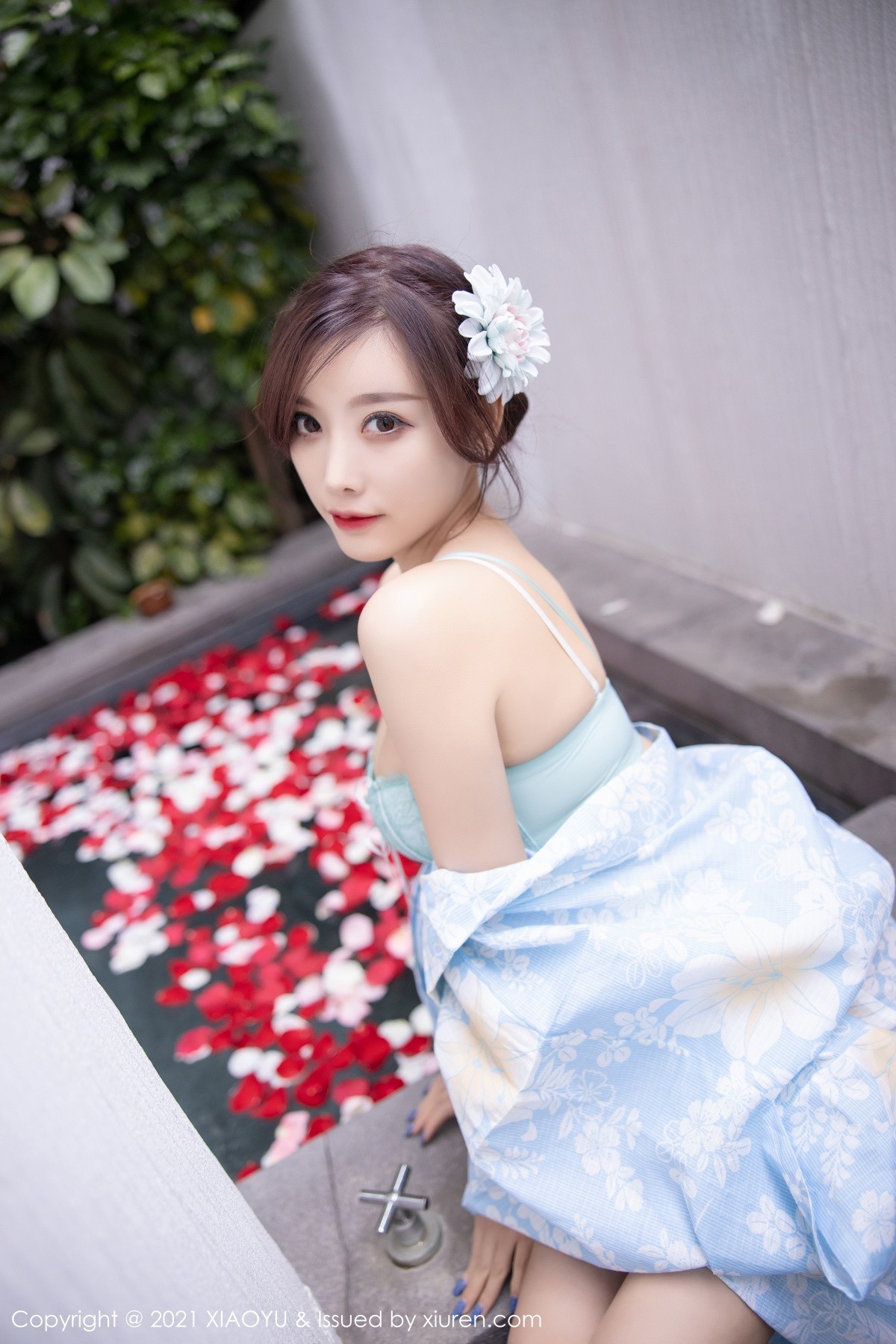jpxgyw.com[XiaoYu画语界]Vol.482_女神杨晨晨sugar厦门旅拍户外日式和服系列半脱撩人诱惑写真80P